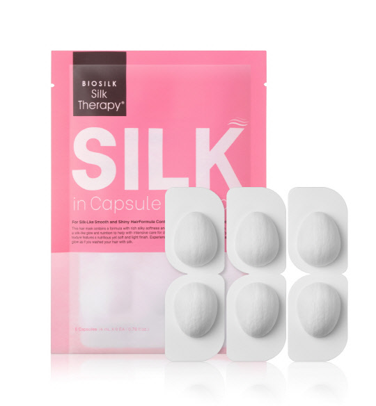 LG생활건강은 프로페셔널 헤어케어 브랜드 '실크테라피'에서 극손상 모발을 위한 캡슐형 케어 제품 '실크 인 캡슐 헤어 마스크'를 출시했다고 6일 밝혔다. <LG생활건강 제공>